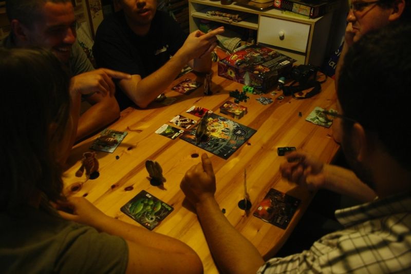 <a href="http://www.jedisjeux.net/king-of-tokyo">King of Tokyo</a>