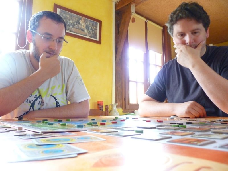 <a href="http://www.jedisjeux.net/olympos">Olympos</a>