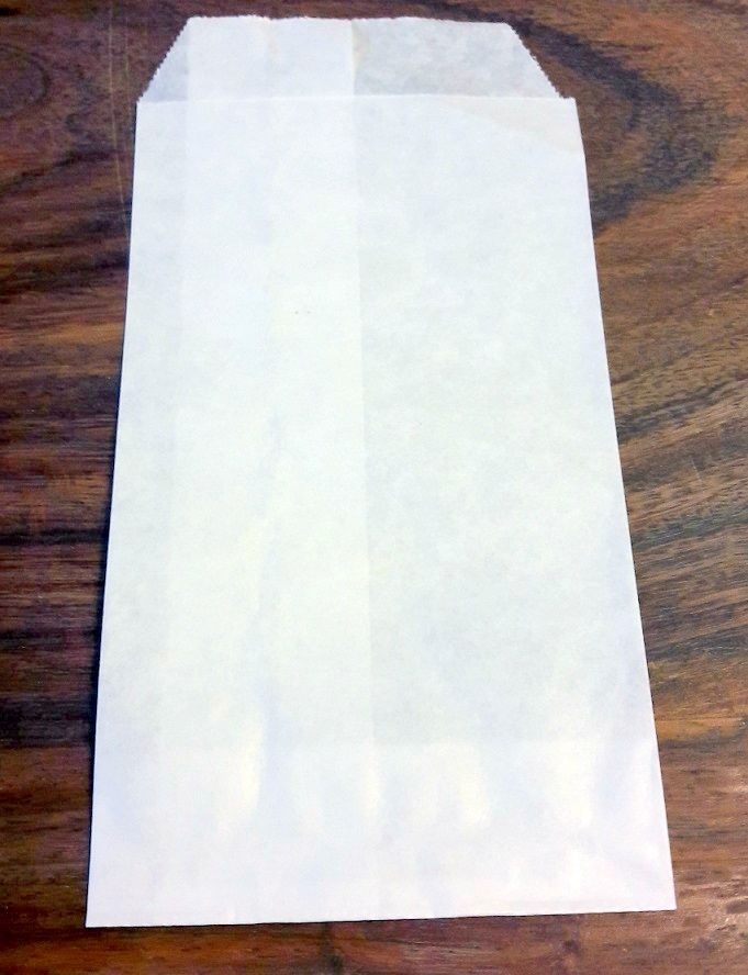 Un superbe sachet en papier pour stocker les déchets de la plage.