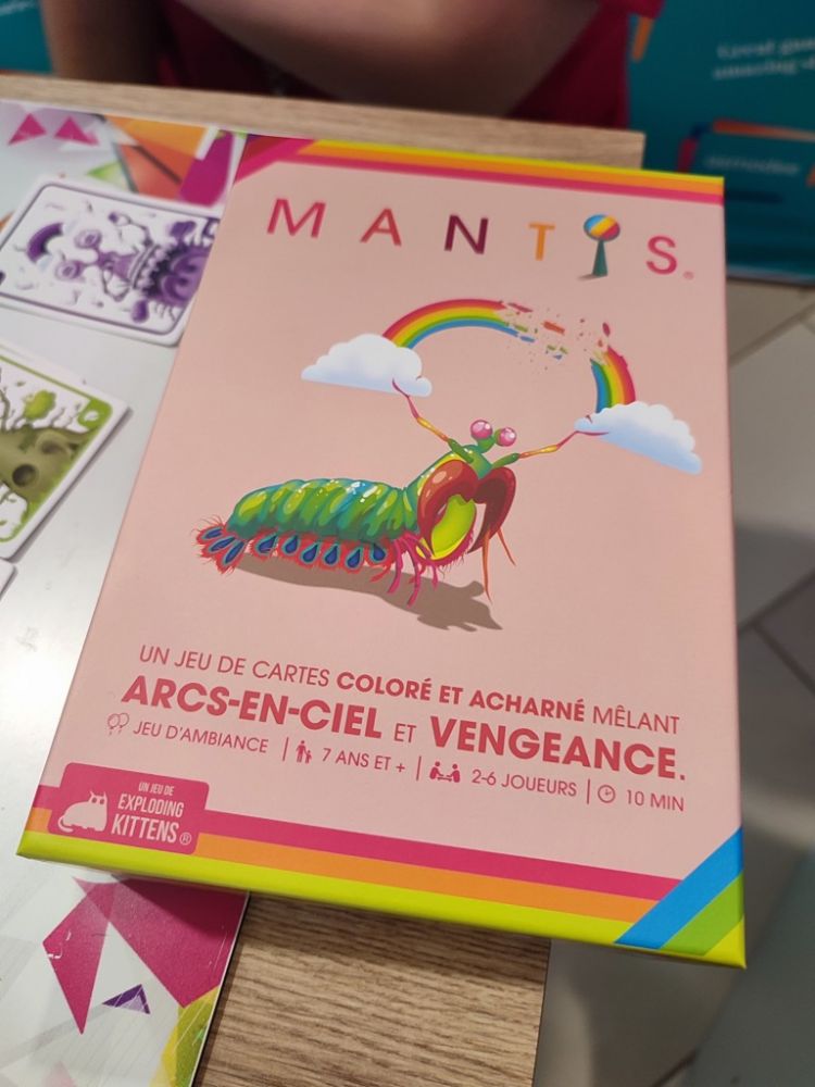 Mantis Un jeu de cartes d'arcs-en-ciel et de vengeance. 