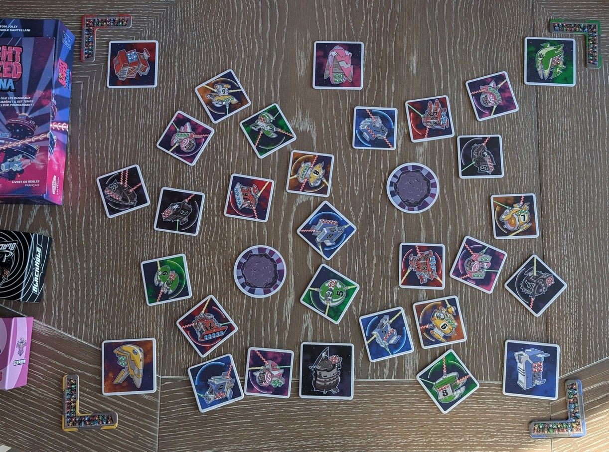 Partie à  6  joueurs , dès que l'on est plus de 3 joueurs il est conseillé de supprimer les vaisseaux les plus faibles de chaque flotte