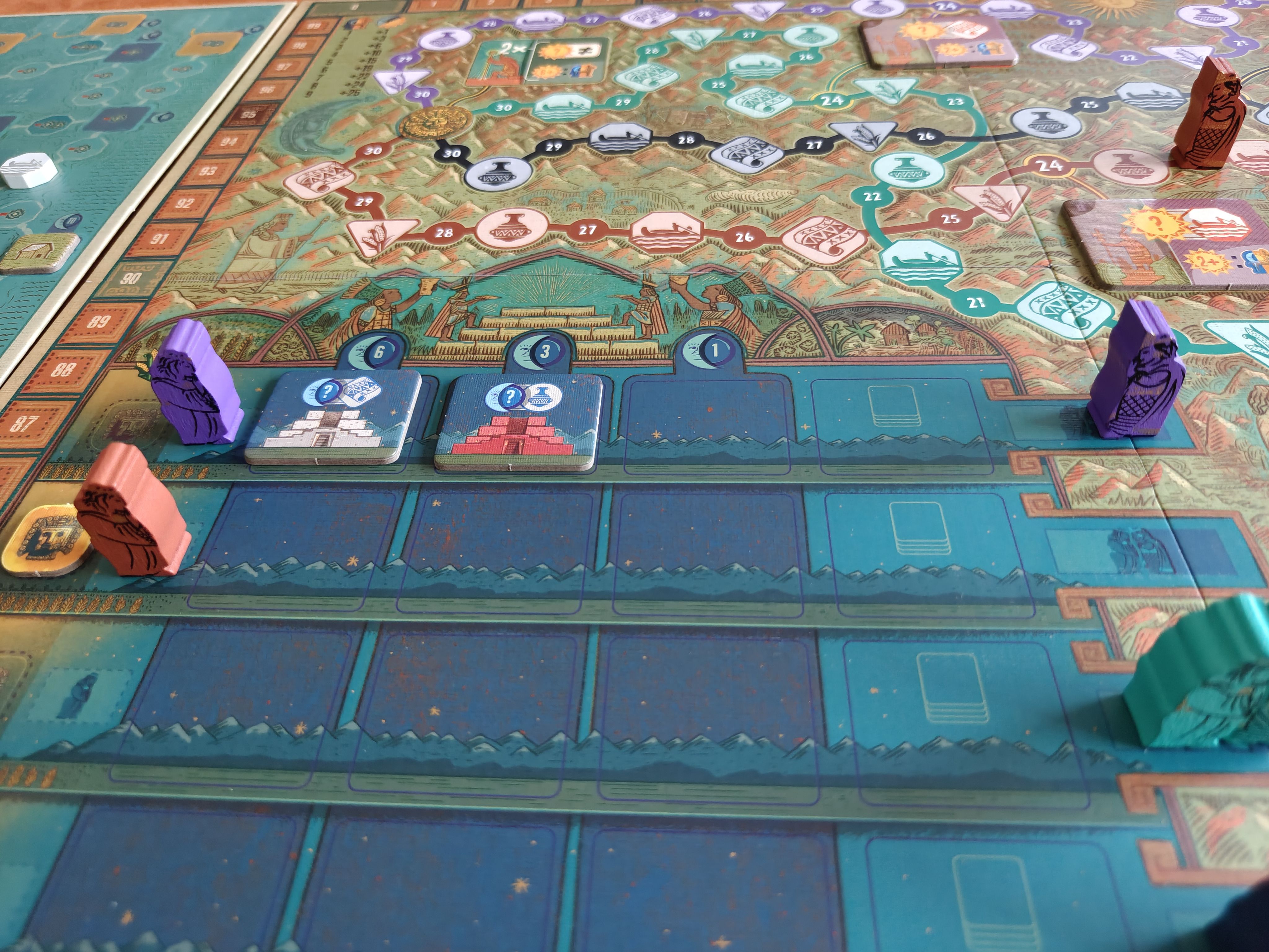 La dame Ayar va commencer son périple en faisant marquer des points de lune à blanc puis rouge. Ensuite, elle ira voir Ayar pour le reste de la partie.