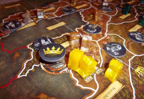 Barathéon et Martell s'affrontent pour le contrôle de la province "Accalmie", qui porte mal son nom pour le coup...