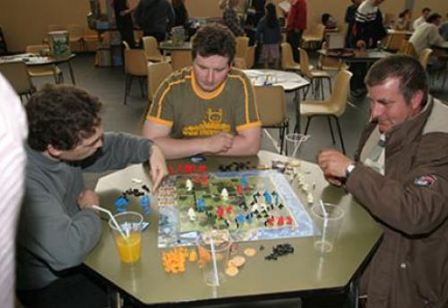 de gauche à droite, Loïc, Blue et un inconnu