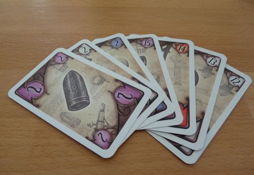 premier palier : un brelan et une suite de 4 cartes