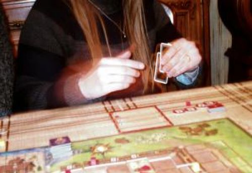 Emeline en pleine remontée qui vient de placer un bâtiment à 2 pts de victoire (le rouge)