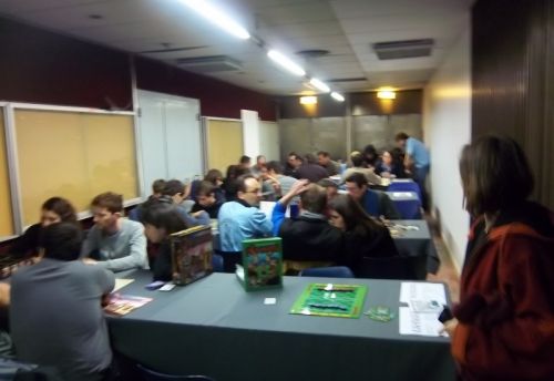 Une vue sur la salle des gamers...mais on a fini par déborder sur la salle principale. 