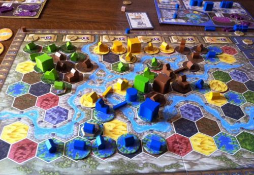 La Terra Mystica en fin de partie : Où l'on voit la bataille que se sont menées les Sirènes et les Halflings pour la plus grande amélioration