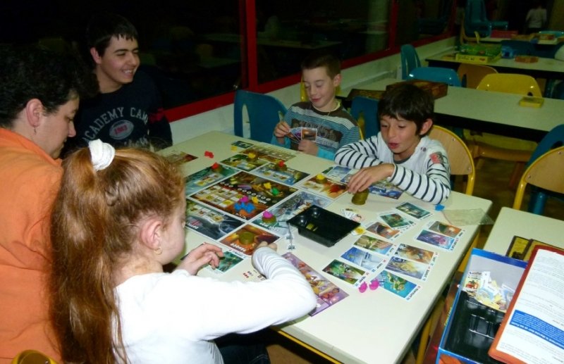 Première soirée - jeux de l'école de Mathaly